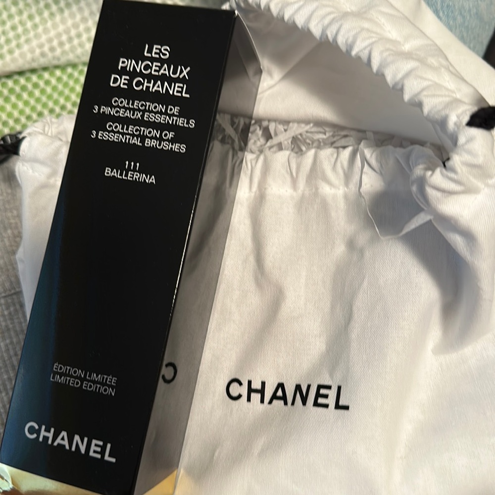 Chanel color code makeup brush set and mirror.MOST COVETABLE BALLERINA SHADE!!